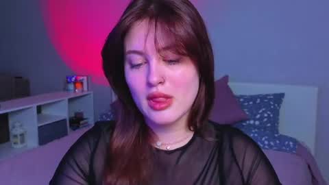 Snapshot of sarah_soul chatting on 06-20-26, 10:45 Sarah online show from 06-20-26, 10:45