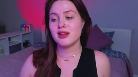 Snapshot of sarah_soul chatting on 06-22-26, 03:25 Sarah online show from 06-22-26, 03:25