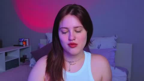 Snapshot of sarah_soul chatting on 06-27-26, 10:48 Sarah online show from 06-27-26, 10:48