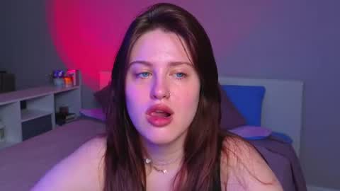Snapshot of sarah_soul chatting on 07-18-26, 10:35 Sarah online show from 07-18-26, 10:35