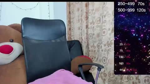 Snapshot of sarah_sweett chatting on 12-19-24, 11:18 Sarah online show from 12-19-24, 11:18