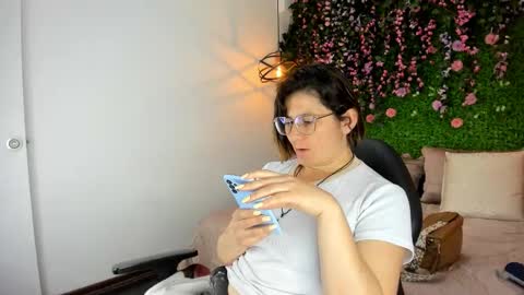 Snapshot of sarahdeyvis chatting on 12-02-25, 01:17 Sarah Deyvis online show from 12-02-25, 01:17