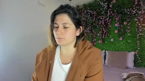 Sarah Deyvis online show from 02-23-26, 02:14