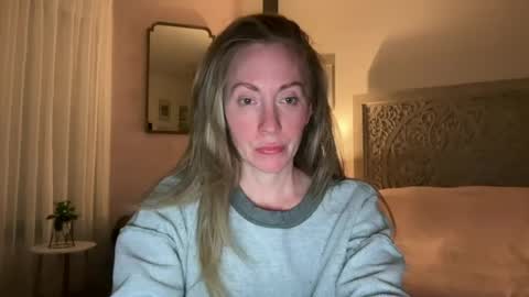 Snapshot of sarahgiroux86 chatting on 06-14-26, 06:59 Sarah online show from 06-14-26, 06:59