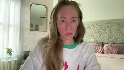Snapshot of sarahgiroux86 chatting on 07-05-26, 06:26 Sarah online show from 07-05-26, 06:26