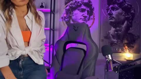 Divine Sarah NONUDE model online show from 04-24-26, 01:24