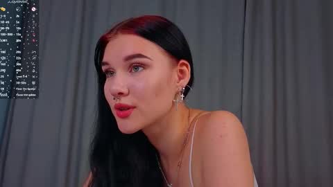 Snapshot of sarahhunny chatting on 10-05-25, 10:18 Sarah  online show from 10-05-25, 10:18