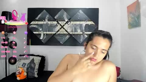  SARAHJEY     online show from 02-10-26, 09:41