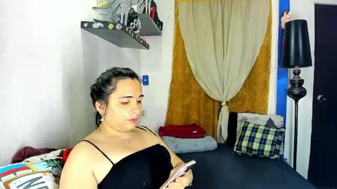 Snapshot of sarahjey chatting on 05-25-26, 06:58 SARAHJEY online show from 05-25-26, 06:58