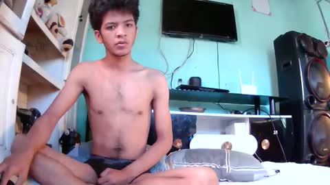 Snapshot of sarahjonee chatting on 11-10-25, 03:38 sarahjonee online show from 11-10-25, 03:38