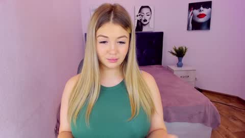 Sarah online show from 12-03-24, 03:44