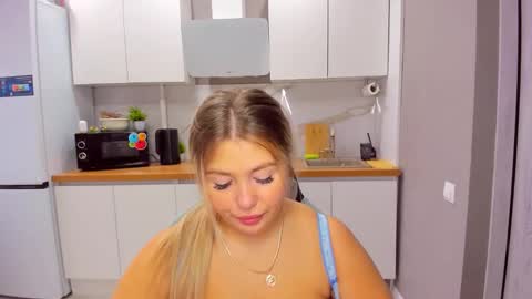 Sarah online show from 10-22-25, 12:38