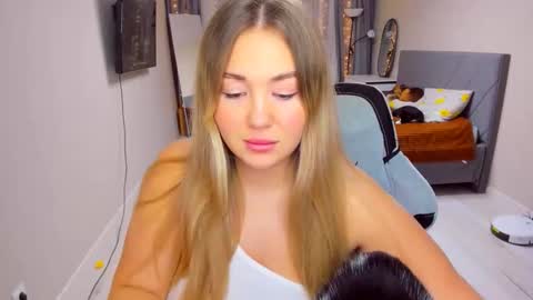 Sarah online show from 02-01-26, 02:37