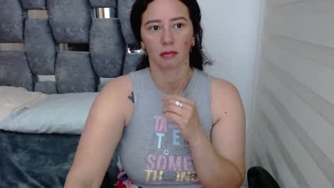 Snapshot of sarahott_1 chatting on 12-05-24, 02:55 Lia online show from 12-05-24, 02:55