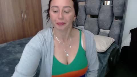 Snapshot of sarahott_1 chatting on 12-06-24, 09:13 Lia online show from 12-06-24, 09:13