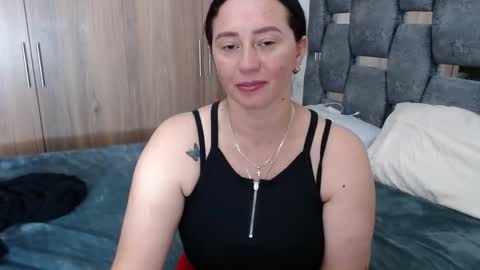 Snapshot of sarahott_1 chatting on 12-07-24, 06:59 Lia online show from 12-07-24, 06:59