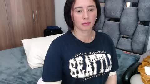 Snapshot of sarahott_1 chatting on 12-16-24, 11:18 Lia online show from 12-16-24, 11:18
