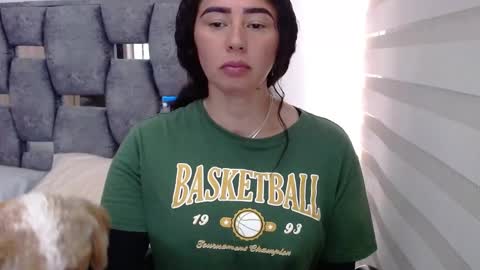 Snapshot of sarahott_1 chatting on 12-31-24, 06:02 Lia online show from 12-31-24, 06:02