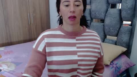 Snapshot of sarahott_1 chatting on 02-14-25, 12:36 Lia online show from 02-14-25, 12:36