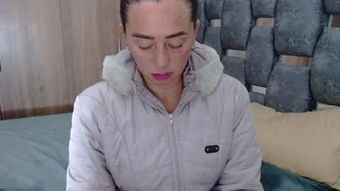 Snapshot of sarahott_1 chatting on 02-20-25, 06:57 Lia online show from 02-20-25, 06:57