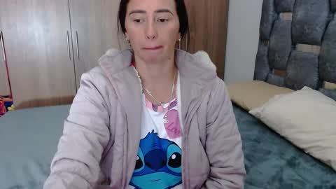 Snapshot of sarahott_1 chatting on 02-28-25, 03:37 Lia online show from 02-28-25, 03:37