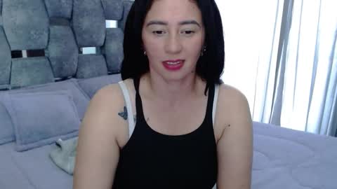 Snapshot of sarahott_1 chatting on 09-10-25, 08:31 Lia online show from 09-10-25, 08:31