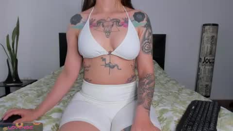 Girl next door online show from 06-11-26, 10:52