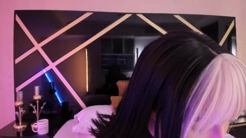 Snapshot of sarahrossi1 chatting on 05-31-26, 12:45 SARAH online show from 05-31-26, 12:45