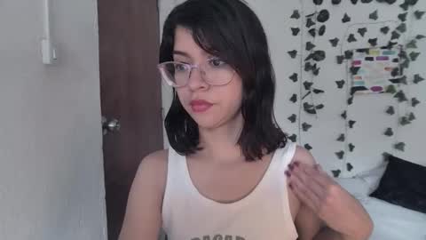 Sarah  online show from 12-14-25, 07:51