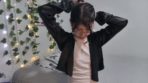 Sarah  online show from 01-12-26, 07:41