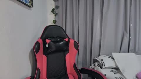 Sarah  online show from 04-12-26, 06:35