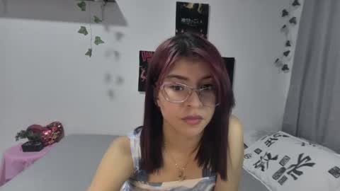 Snapshot of sarahsmitt chatting on 06-14-26, 06:21 Sarah online show from 06-14-26, 06:21