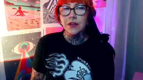 Sarah T online show from 10-04-25, 05:16