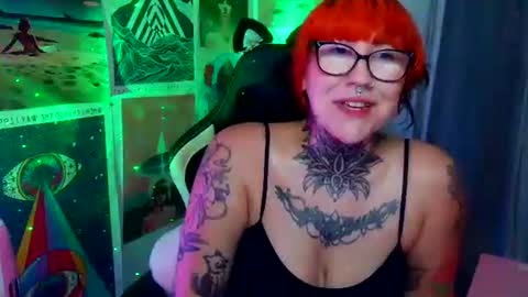 Sarah T online show from 10-28-25, 11:18