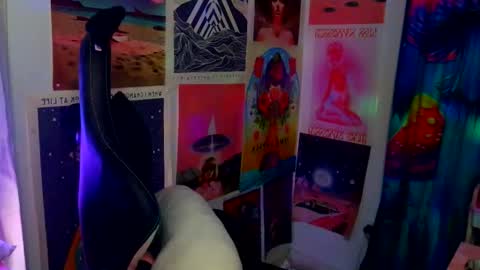 Sarah T online show from 02-15-26, 07:51