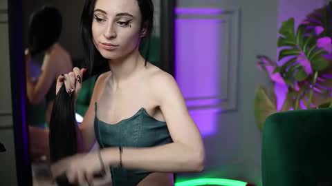  Sarai  online show from 12-18-25, 09:10