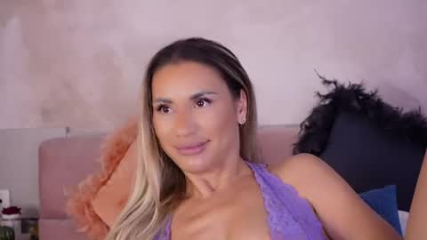 Snapshot of sarajennyfer chatting on 07-24-26, 04:54 Jenny online show from 07-24-26, 04:54