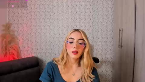 Sara jones   online show from 03-26-26, 09:42