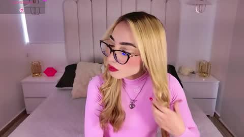 Sara jones   online show from 04-23-26, 12:04