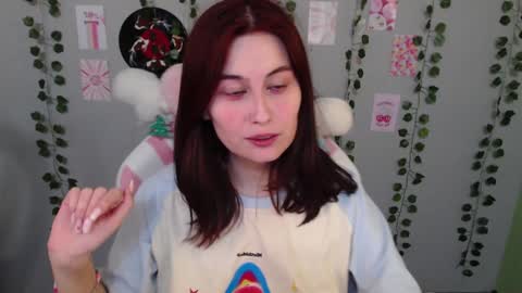 Snapshot of sarakinski chatting on 01-12-25, 01:16 Sara online show from 01-12-25, 01:16
