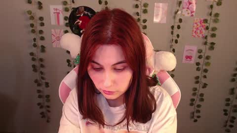 Snapshot of sarakinski chatting on 01-13-25, 10:25 Sara online show from 01-13-25, 10:25
