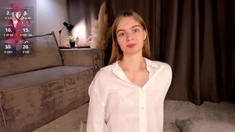 Snapshot of sarakinsly chatting on 06-27-26, 10:26 Rosie online show from 06-27-26, 10:26