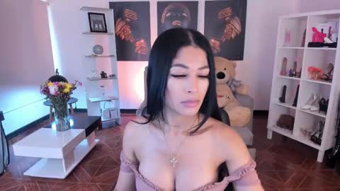 Snapshot of saralife69 chatting on 11-05-25, 11:32 saralife69 online show from 11-05-25, 11:32