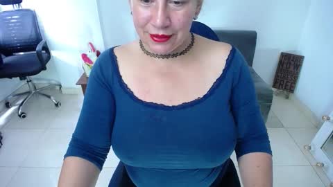 Snapshot of saralovens chatting on 11-09-25, 04:27 Saraloves online show from 11-09-25, 04:27