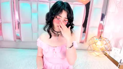 Snapshot of saramartini2 chatting on 09-21-25, 06:26 sara  online show from 09-21-25, 06:26