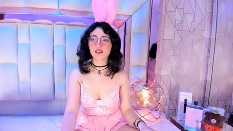 Snapshot of saramartini2 chatting on 10-20-25, 06:14 sara  online show from 10-20-25, 06:14