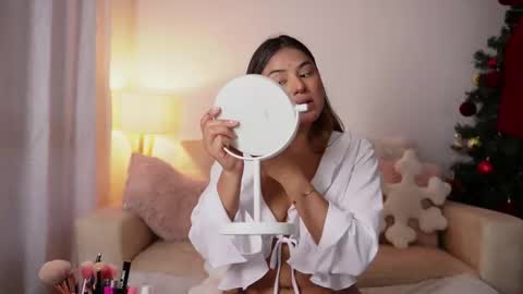 Sara online show from 11-25-25, 10:54