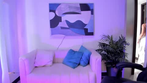 I am Sara  online show from 01-21-25, 02:37