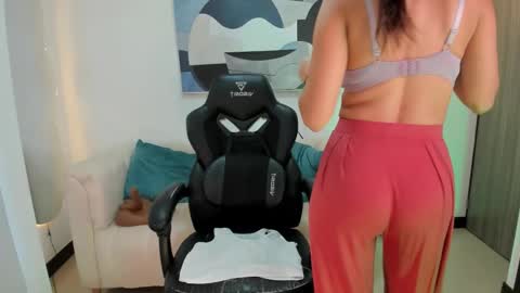 I am Sara  online show from 03-16-26, 09:30