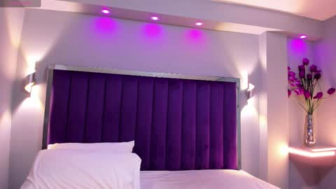 Sara   online show from 09-13-25, 10:42